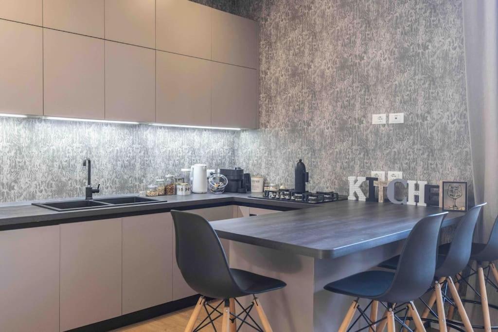Cozy House In The Heart Of Bologna Apartment Bagian luar foto